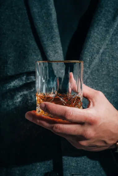 drink-man-hardins-creek