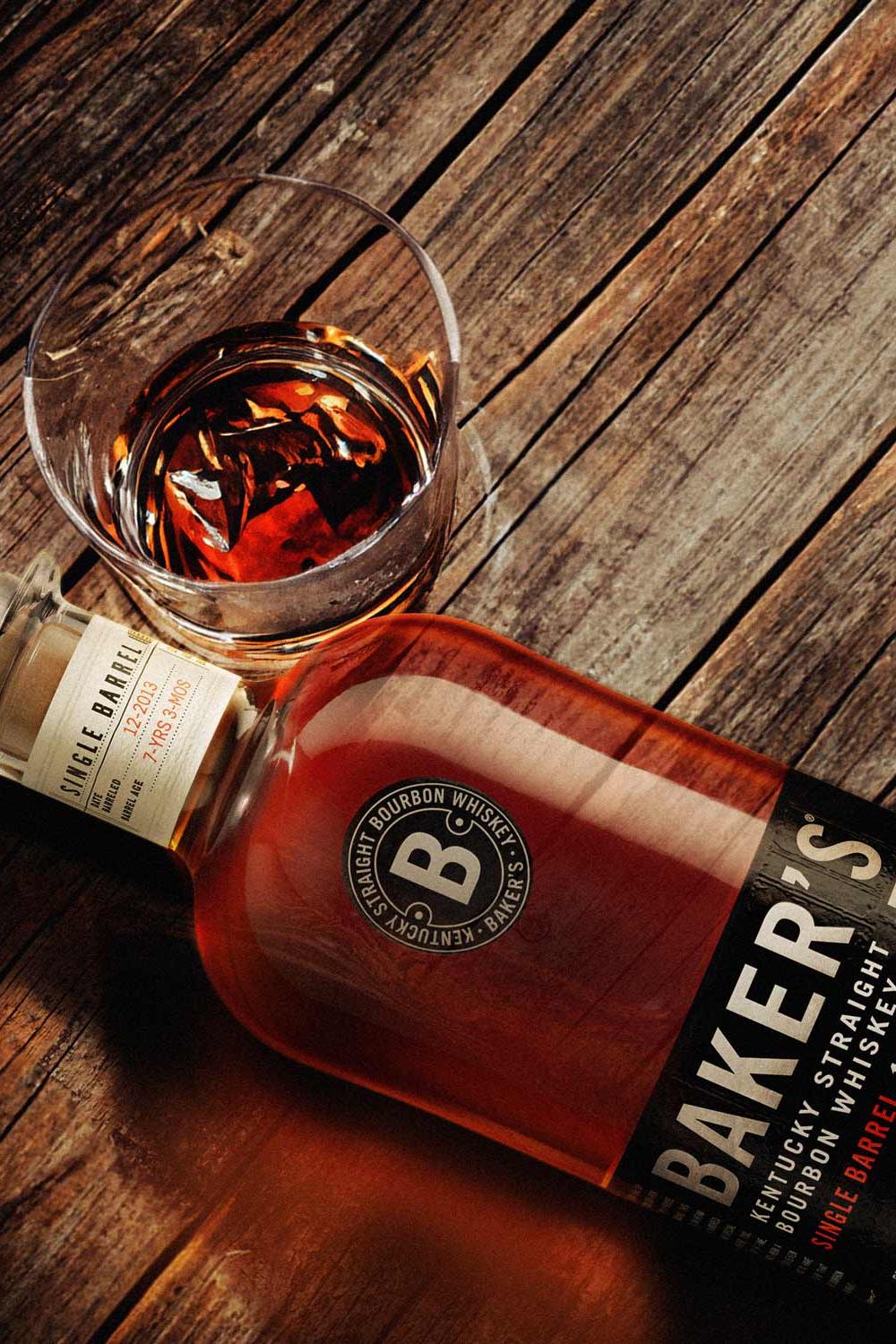 Drink-True-Bourbon-Lover-Bottle-Whisky-Bakers
