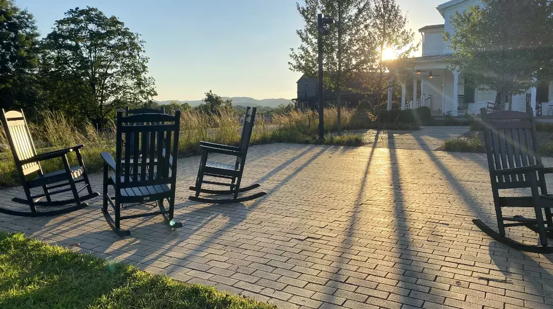 Image of yard behind the Baker Beam Home 