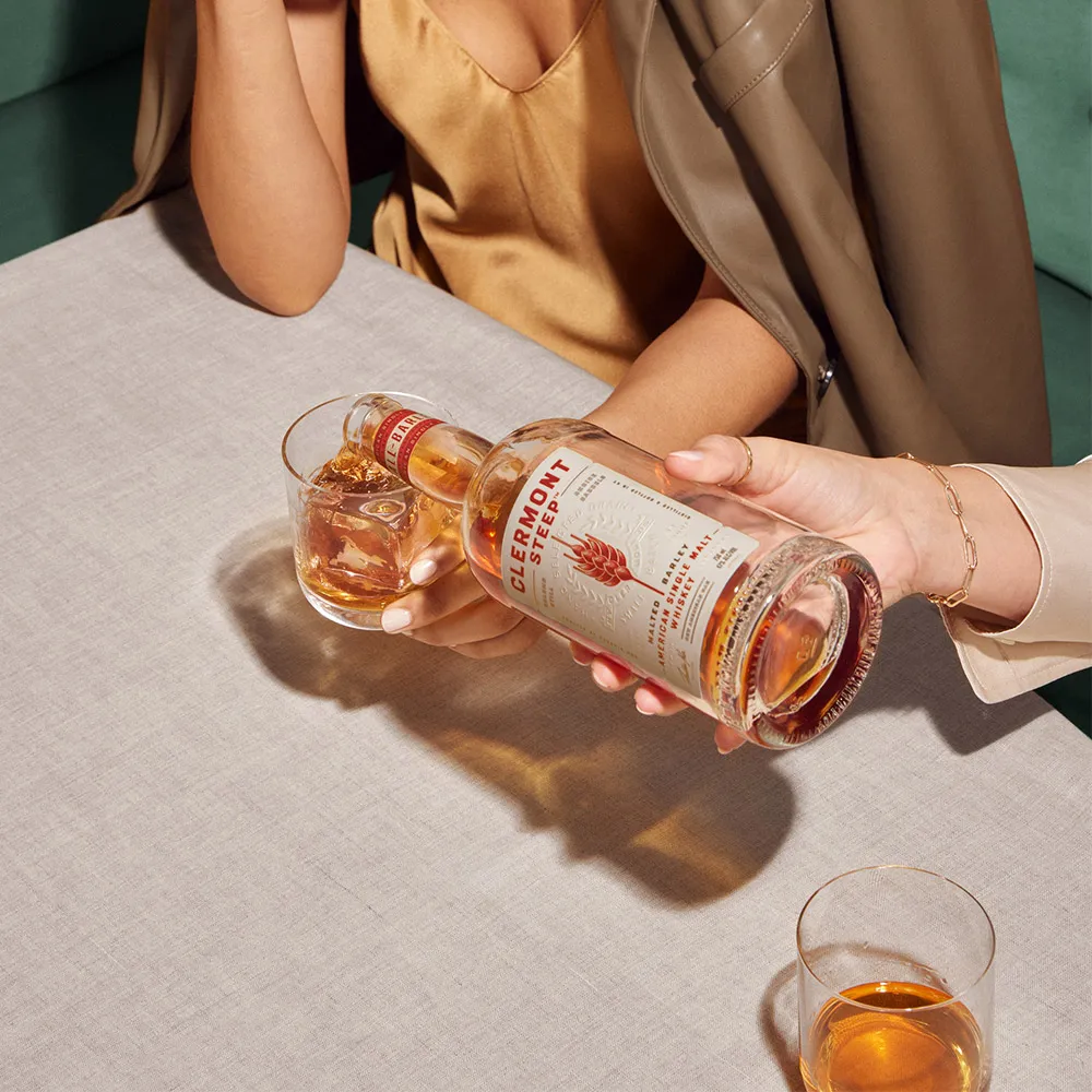 bottle-whiskey-clermont-steep