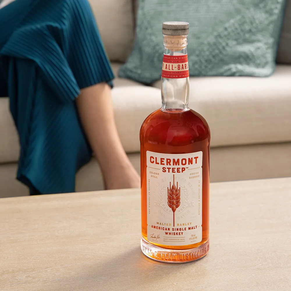 bottle-wiskey-clermont-steep